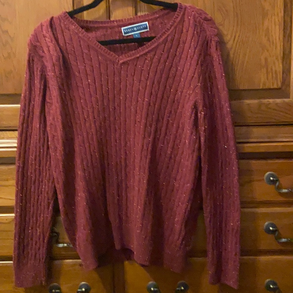 Maroon sweater